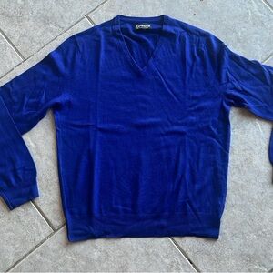 Blue merino wool pull over sweater